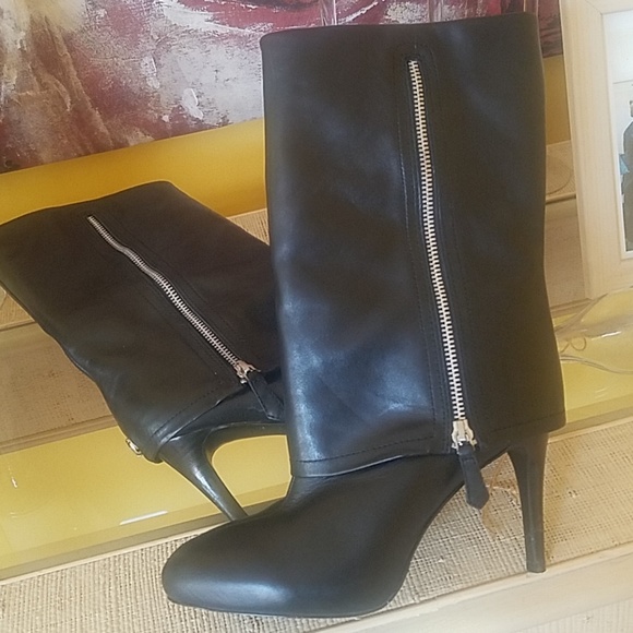 Boots - Picture 3 of 3